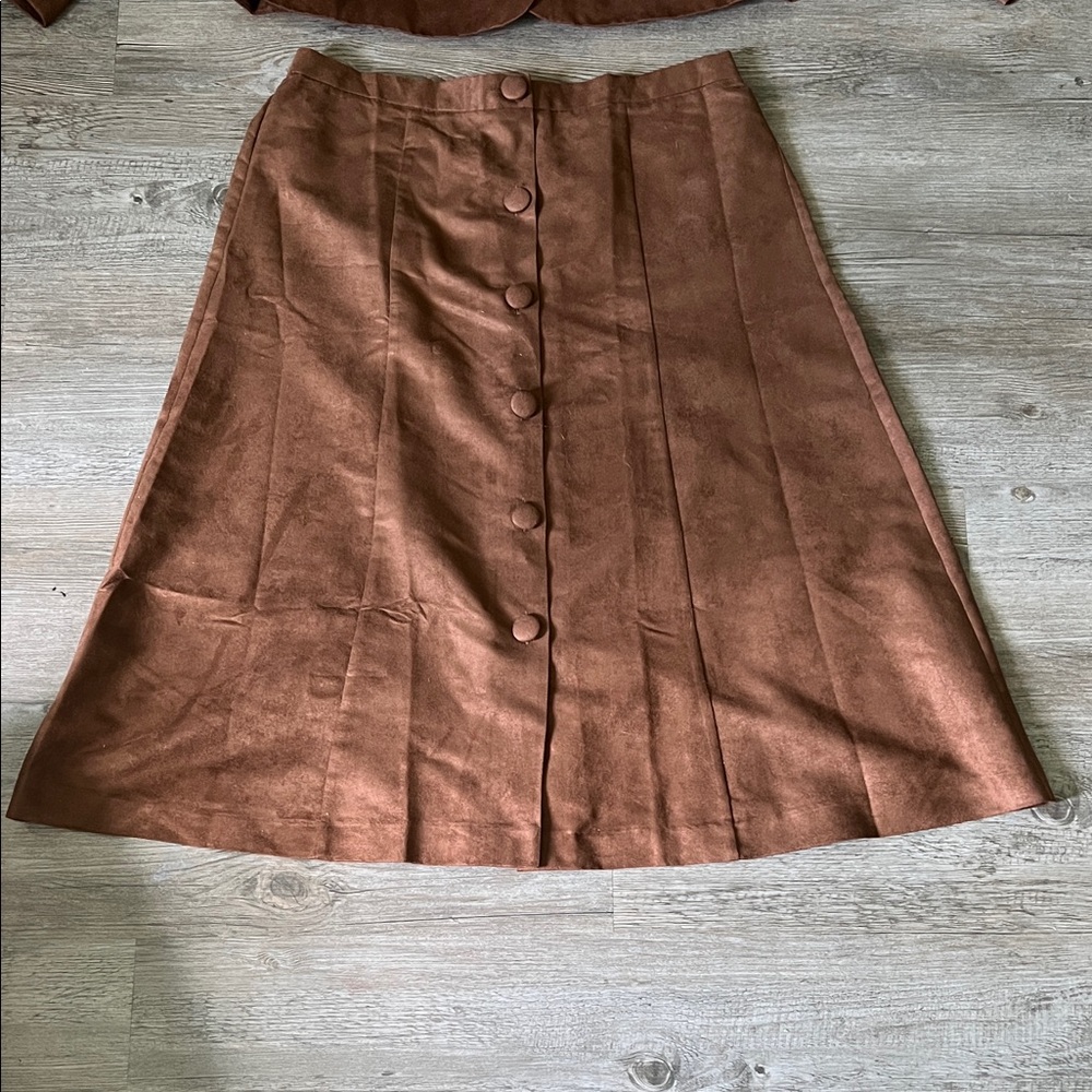 NWT BFA classics Chic Brown Faux Suede A-Line Skirt and blazer 16P - Picture 3 of 13